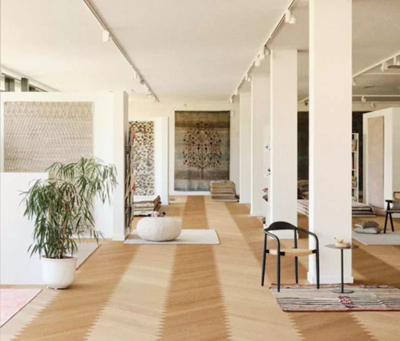 Showroom von Teppich Jordan mit ausgewählten Designteppichen